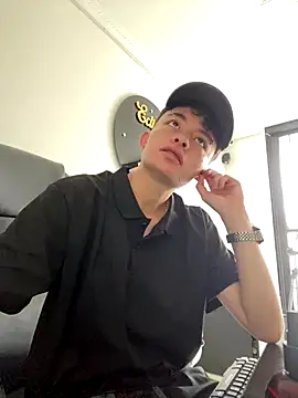 nico 18x online show from 12/17/25, 04:34