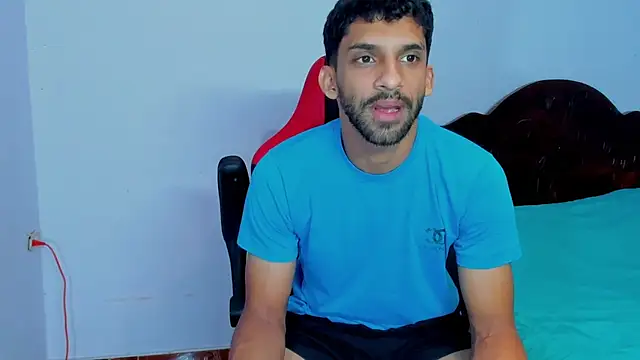 Snapshot of mike_shelby21 chatting on 12/17/25, 02:05 mike shelby21 online show from 12/17/25, 02:05