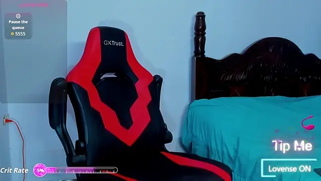 Snapshot of mike_shelby21 chatting on 12/19/25, 02:04 mike shelby21 online show from 12/19/25, 02:04