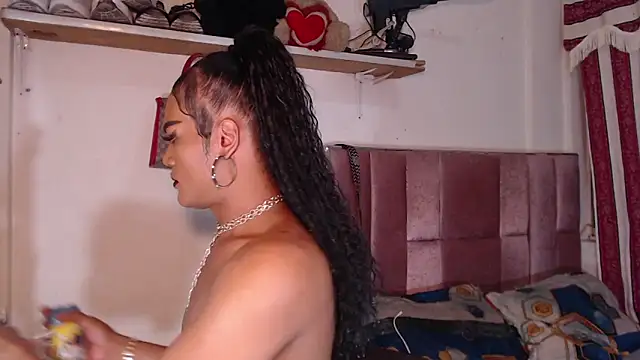 Snapshot of princes_bigcock_1 chatting on 12/21/25, 03:30 princes bigcock 1 online show from 12/21/25, 03:30