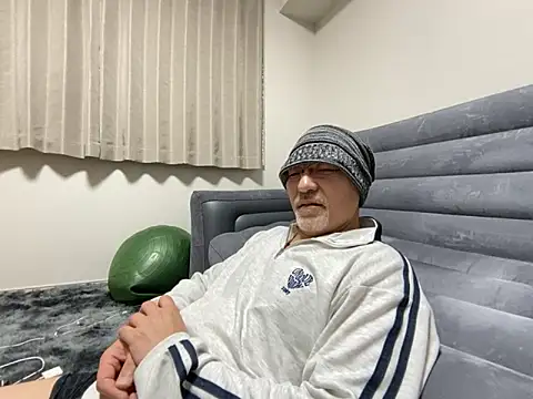 Snapshot of Grandpa29hijii chatting on 03/13/25, 12:35 Grandpa29hijii online show from 03/13/25, 12:35