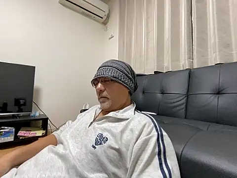 Grandpa29hijii online show from 11/09/25, 12:42