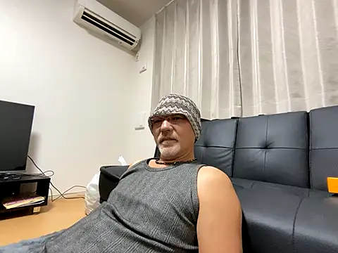 Snapshot of Grandpa29hijii chatting on 10/18/25, 01:13 Grandpa29hijii online show from 10/18/25, 01:13