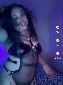 Snapshot of camiliaskye chatting on 06/20/26, 03:44 camiliaskye online show from 06/20/26, 03:44