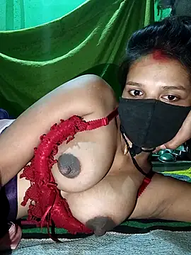 Snapshot of Hoty_girl_143 chatting on 03/31/26, 12:45 Hoty girl 143 online show from 03/31/26, 12:45