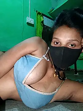 Snapshot of Hoty_girl_143 chatting on 02/14/26, 05:35 Hoty girl 143 online show from 02/14/26, 05:35