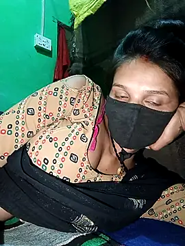 Snapshot of Hoty_girl_143 chatting on 03/13/26, 04:56 Hoty girl 143 online show from 03/13/26, 04:56