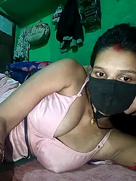 Snapshot of Hoty_girl_143 chatting on 03/31/26, 12:51 Hoty girl 143 online show from 03/31/26, 12:51