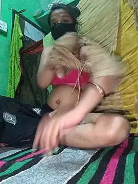 Snapshot of Hoty_girl_143 chatting on 03/04/26, 06:10 Hoty girl 143 online show from 03/04/26, 06:10