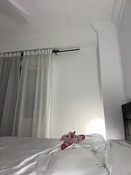 IamCrystal2 online show from 04/05/26, 02:18