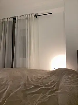 IamCrystal2 online show from 11/25/25, 12:33