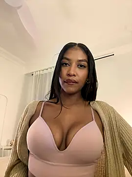 IamCrystal2 online show from 12/03/25, 12:12