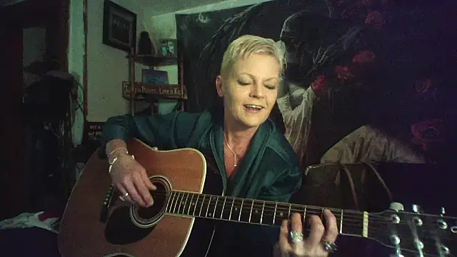 jadegilf1 online show from 04/06/26, 06:42