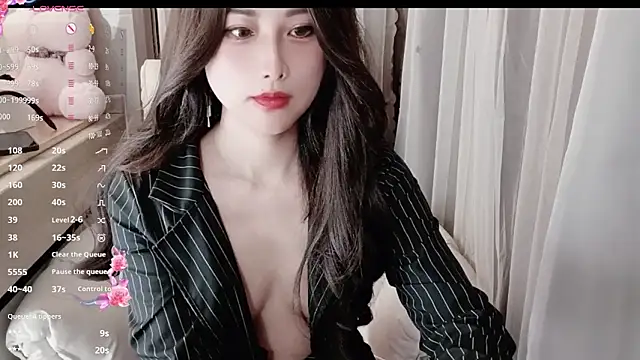 Blossom-666 online show from 02/19/25, 06:43