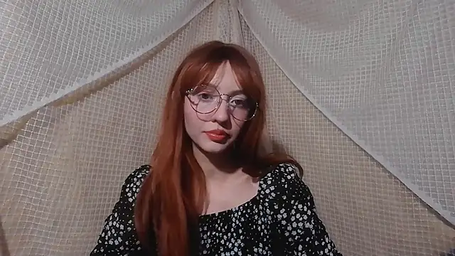 Snapshot of IsabellaBlacky chatting on 10/17/25, 03:21 IsabellaBlacky online show from 10/17/25, 03:21