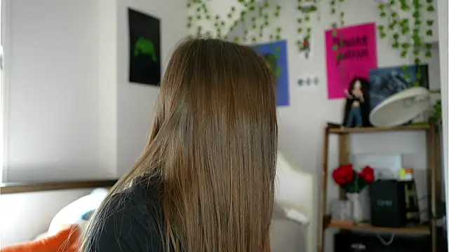 EvaLung777 online show from 03/26/26, 08:45