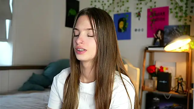 EvaLung777 online show from 04/15/26, 08:42