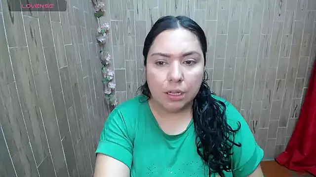 Snapshot of solyeria chatting on 09/27/25, 01:12 solyeria online show from 09/27/25, 01:12