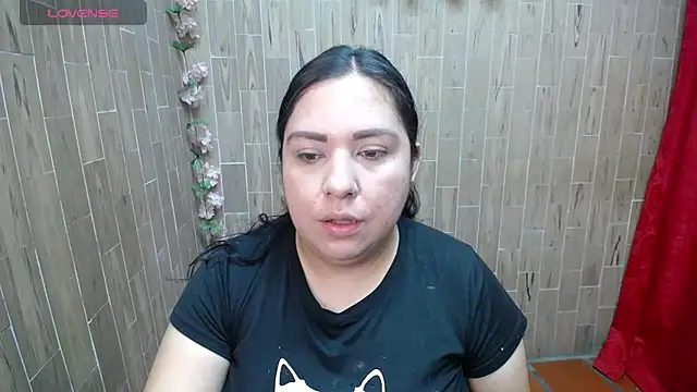 Snapshot of solyeria chatting on 09/30/25, 01:33 solyeria online show from 09/30/25, 01:33