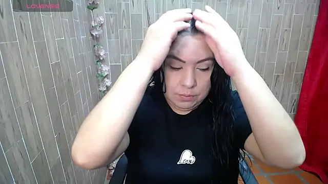 Snapshot of solyeria chatting on 01/19/26, 12:58 solyeria online show from 01/19/26, 12:58