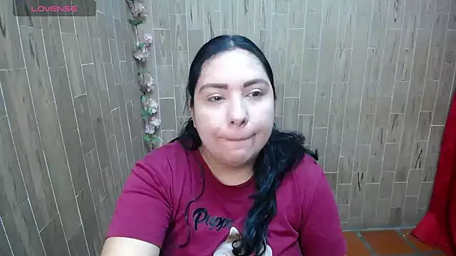 Snapshot of solyeria chatting on 10/13/25, 09:27 solyeria online show from 10/13/25, 09:27