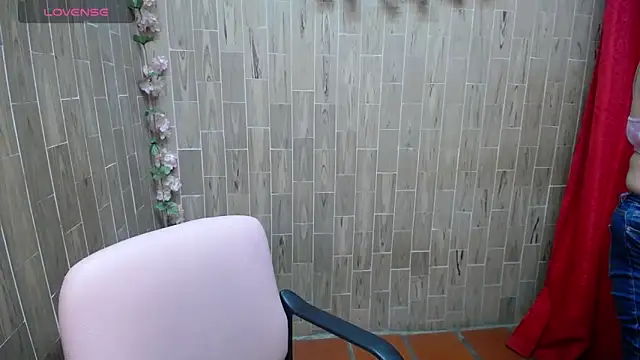 Snapshot of solyeria chatting on 12/23/25, 03:50 solyeria online show from 12/23/25, 03:50