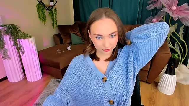 Snapshot of TrueReincarnation chatting on 09/17/25, 07:27 TrueReincarnation online show from 09/17/25, 07:27