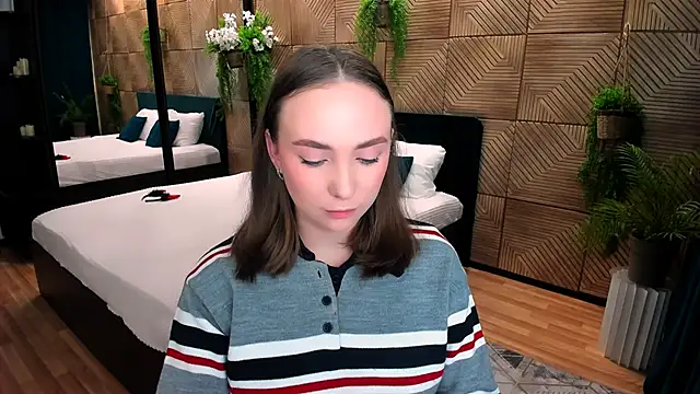 Snapshot of TrueReincarnation chatting on 10/06/25, 04:02 TrueReincarnation online show from 10/06/25, 04:02