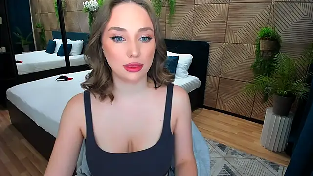 Snapshot of TrueReincarnation chatting on 10/10/25, 10:27 TrueReincarnation online show from 10/10/25, 10:27