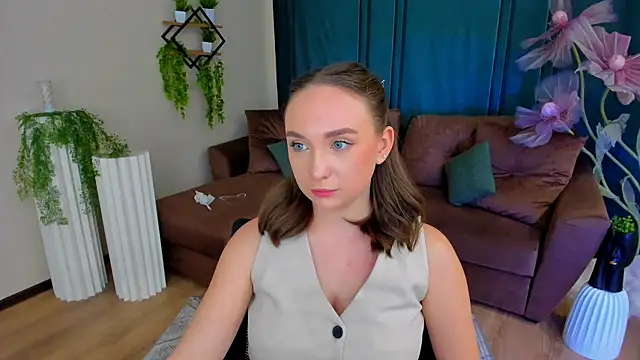 Snapshot of TrueReincarnation chatting on 10/12/25, 07:37 TrueReincarnation online show from 10/12/25, 07:37