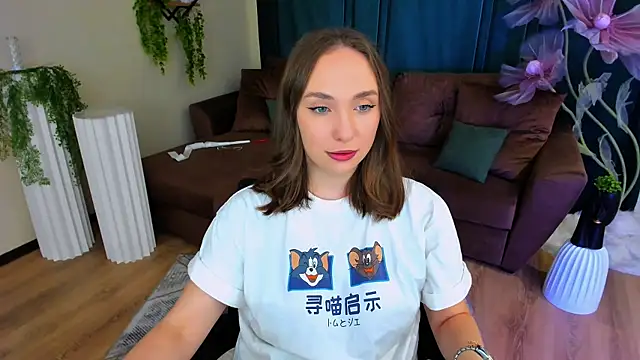 Snapshot of TrueReincarnation chatting on 10/15/25, 07:11 TrueReincarnation online show from 10/15/25, 07:11