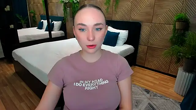 Snapshot of TrueReincarnation chatting on 11/10/25, 04:23 TrueReincarnation online show from 11/10/25, 04:23