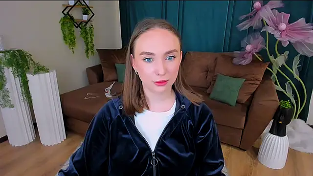 Snapshot of TrueReincarnation chatting on 09/25/25, 05:57 TrueReincarnation online show from 09/25/25, 05:57