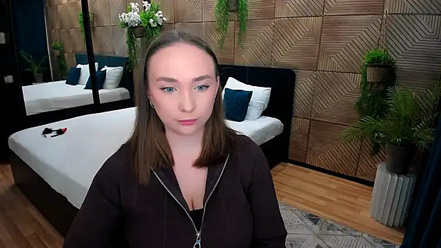 Snapshot of TrueReincarnation chatting on 10/18/25, 10:17 TrueReincarnation online show from 10/18/25, 10:17