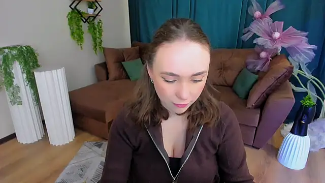 Snapshot of TrueReincarnation chatting on 11/11/25, 04:02 TrueReincarnation online show from 11/11/25, 04:02