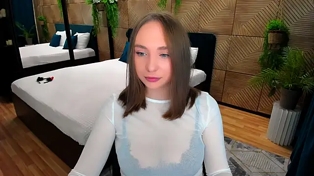 Snapshot of TrueReincarnation chatting on 10/21/25, 04:17 TrueReincarnation online show from 10/21/25, 04:17