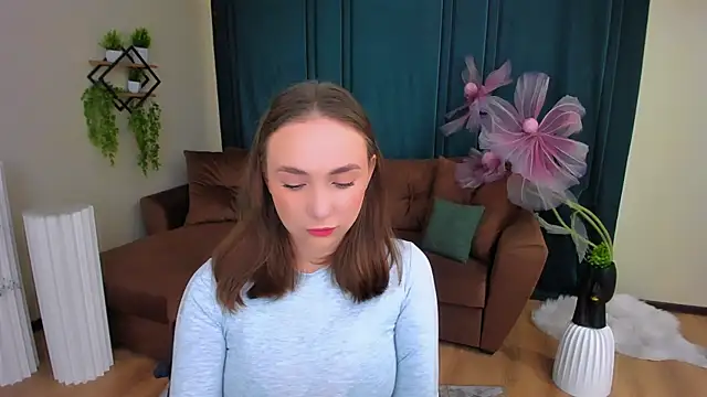 Snapshot of TrueReincarnation chatting on 12/02/25, 10:17 TrueReincarnation online show from 12/02/25, 10:17