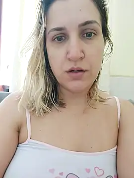 Snapshot of Bia_sexynovaes chatting on 10/25/25, 01:56 Bia sexynovaes online show from 10/25/25, 01:56