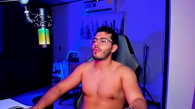 Snapshot of BrunoD31 chatting on 11/05/25, 04:59 BrunoD31 online show from 11/05/25, 04:59