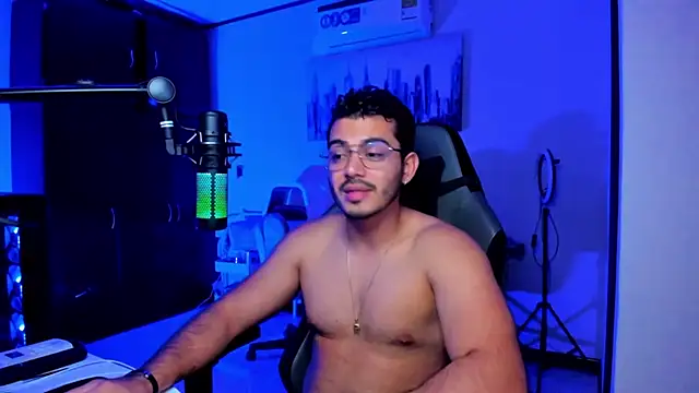 Snapshot of BrunoD31 chatting on 11/13/25, 03:10 BrunoD31 online show from 11/13/25, 03:10