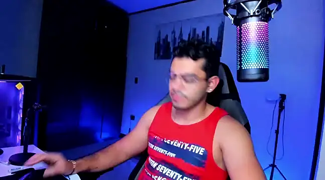 Snapshot of BrunoD31 chatting on 02/14/25, 11:53 BrunoD31 online show from 02/14/25, 11:53