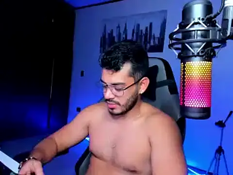 Snapshot of BrunoD31 chatting on 12/22/24, 11:31 BrunoD31 online show from 12/22/24, 11:31