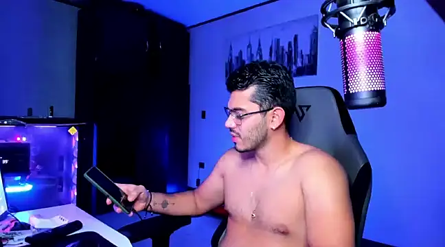 Snapshot of BrunoD31 chatting on 02/19/25, 03:06 BrunoD31 online show from 02/19/25, 03:06