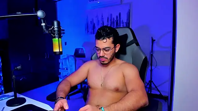 Snapshot of BrunoD31 chatting on 11/06/25, 11:58 BrunoD31 online show from 11/06/25, 11:58