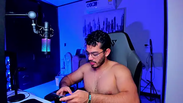 Snapshot of BrunoD31 chatting on 11/26/25, 05:18 BrunoD31 online show from 11/26/25, 05:18