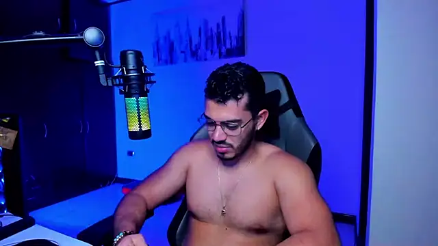 Snapshot of BrunoD31 chatting on 10/06/25, 02:02 BrunoD31 online show from 10/06/25, 02:02