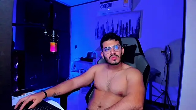 Snapshot of BrunoD31 chatting on 12/15/25, 04:29 BrunoD31 online show from 12/15/25, 04:29