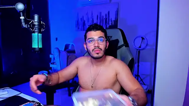 Snapshot of BrunoD31 chatting on 11/23/25, 07:18 BrunoD31 online show from 11/23/25, 07:18