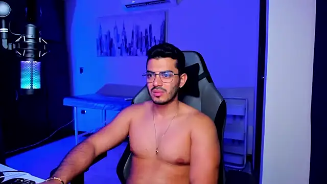 Snapshot of BrunoD31 chatting on 10/18/25, 04:36 BrunoD31 online show from 10/18/25, 04:36