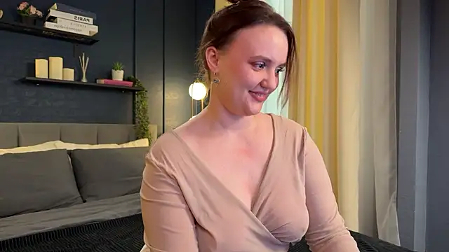 Lella Ryann  online show from 02/11/26, 01:44